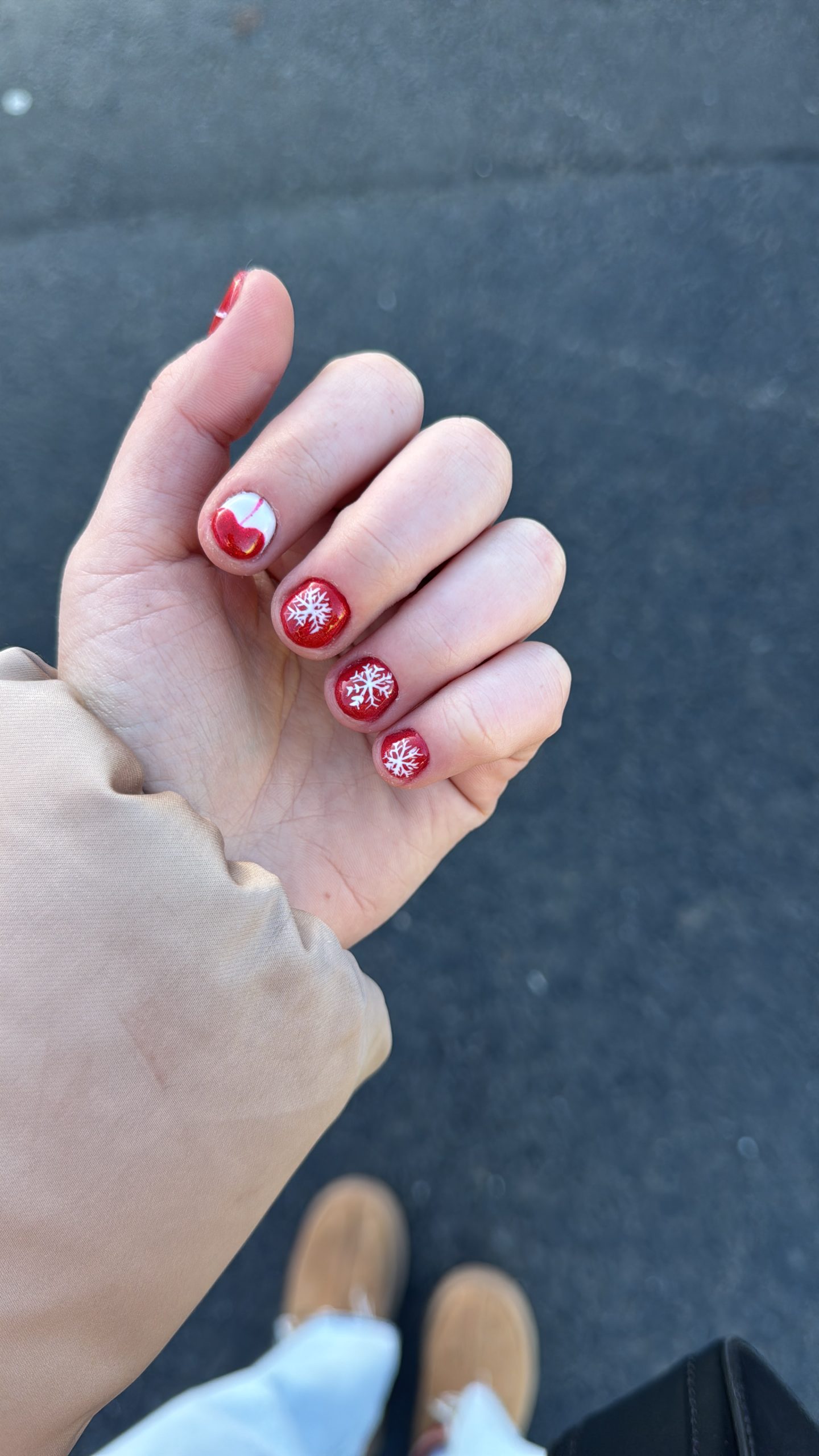 Seasonal nail art